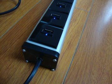 Wiele listew zasilających 11 portów USB z ochroną przeciwprzepięciową do użytku domowego / komercyjnego