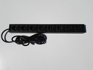 Niemcy Czarny 8 wyjściowy listwa zasilająca z dodatkowym długim przewodem / aluminiową obudową wtyczki Schuko