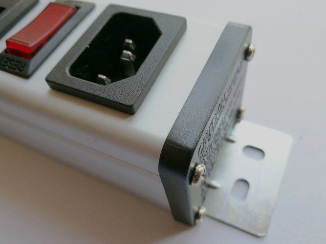Hardwired 3 Outlets Listwa zasilająca Bar Poziome PDU do szafki / kuchni