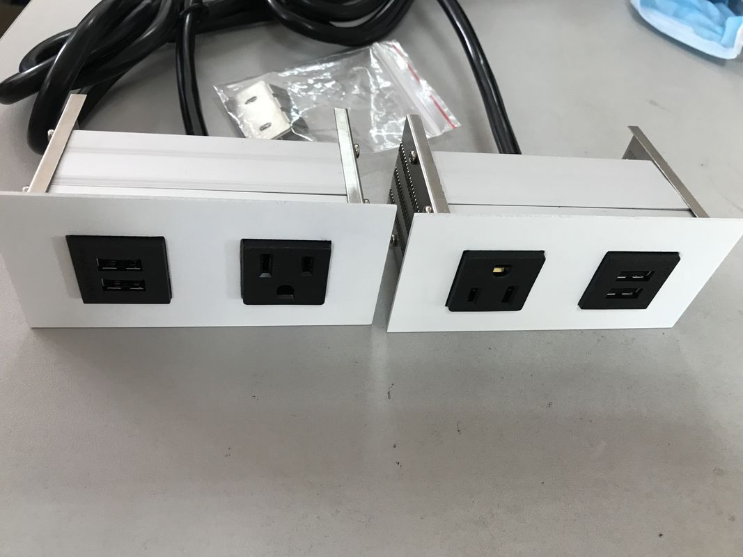 Ukryte gniazda zasilania pulpitu z 1 gniazdem / 2 porty USB, płyty czołowe ze stali nierdzewnej Gniazdo zasilania z blatem