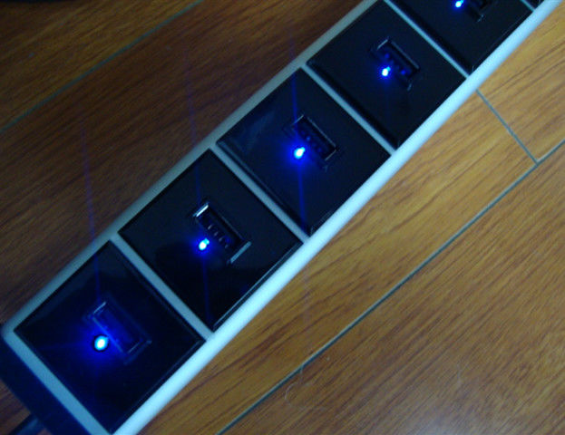 8 portów USB Listwa zasilająca do telefonu komórkowego i tabletu, ładowarka USB z gniazdem 5V 2.1A