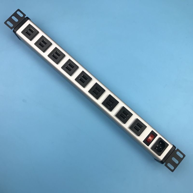 Smart 18 Dwuportowa listwa zasilająca USB do iPadów / iPhone'ów / smartfonów 5VDC 2.1A