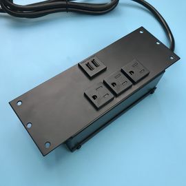 Gniazdo zasilania do montażu podtynkowego z dwoma portami USB